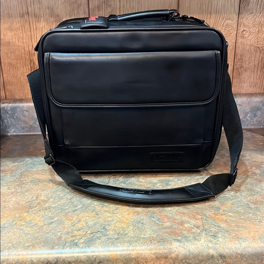 Targus Black top load double laptop Messenger Bag satchel